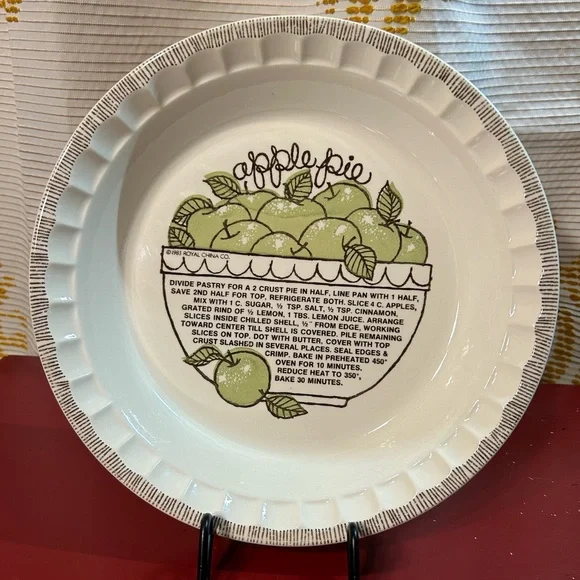 Vintage Royal China  Country Harvest 11" Apple Pie Recipe Baking Dish 1983 - Picture 2 of 4